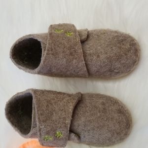 Skidders girl shoes sz. 4/12 M